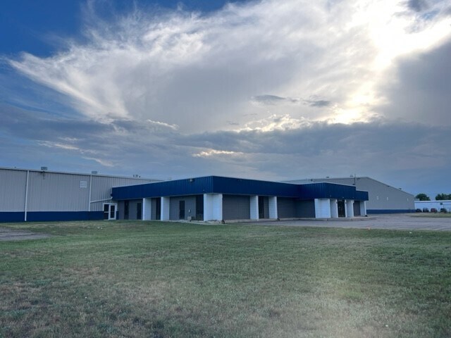 More Photos Of 1301 Iowa Ave, Longmont Manufacturing For Lease