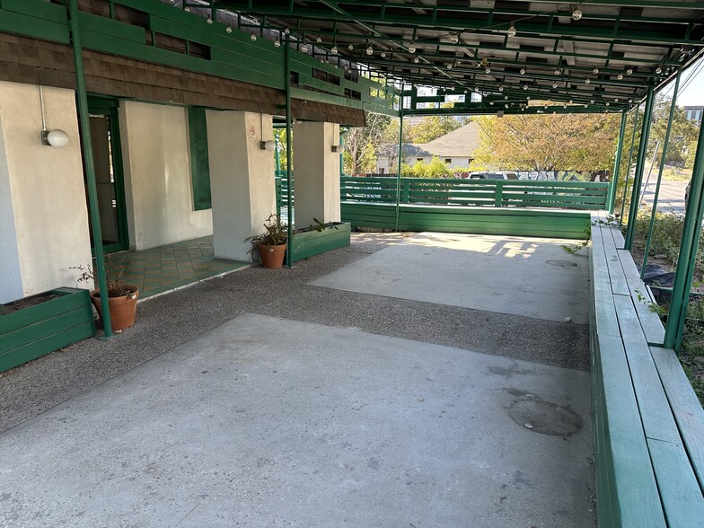 More Photos Of 1209 E 7th St, Austin Restaurant For Lease