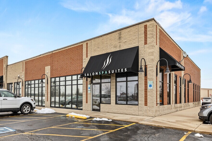 More Photos Of 1029-1033 Kilbery Ln, North Aurora Storefront Retail Office For Lease