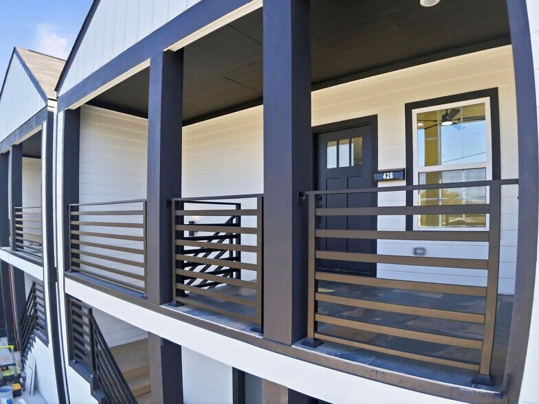 More Photos Of 428 Rhode Island st, Houston Apartments For Sale