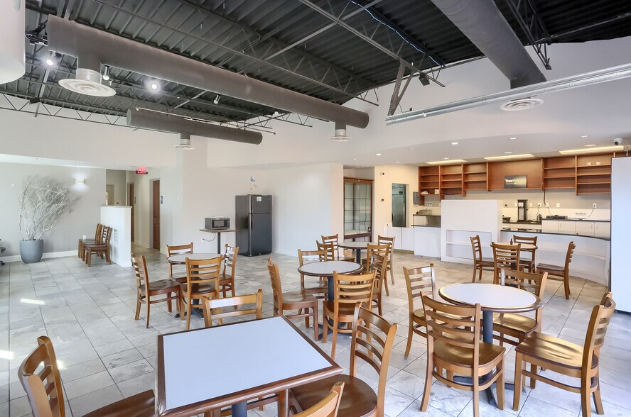 More Photos Of 150 Gamma Dr, Pittsburgh Light Manufacturing For Lease