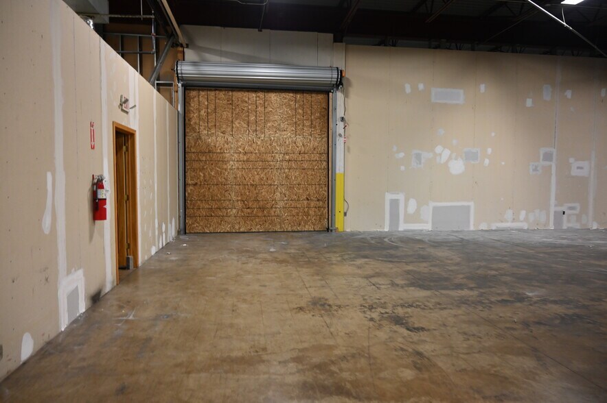 More Photos Of 2300 Claremont Ave, Ashland Freestanding For Lease