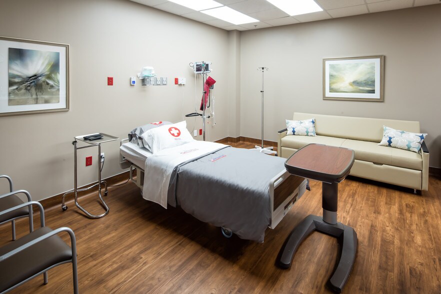 More Photos Of 23330 Highway 59 N, Kingwood Hospital For Lease