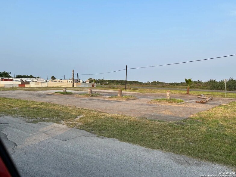 More Photos Of 1212 Hwy 35 N, Aransas Pass Land For Lease