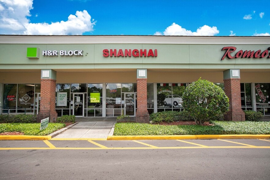 More Photos Of 2300 Griffin Rd, Lakeland Unknown For Lease