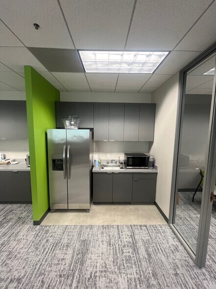 More Photos Of 3780 Kilroy Airport Way, Long Beach Office For Lease