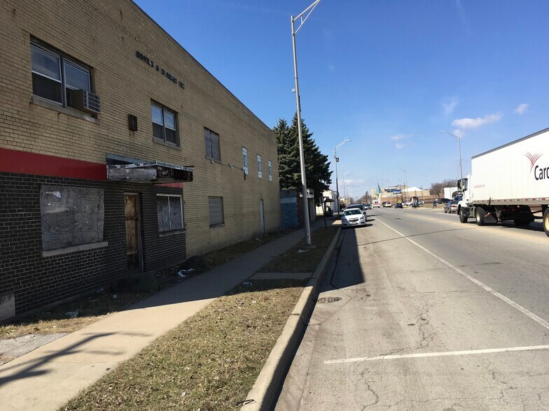 More Photos Of 1000 Madison St, Maywood Warehouse For Sale
