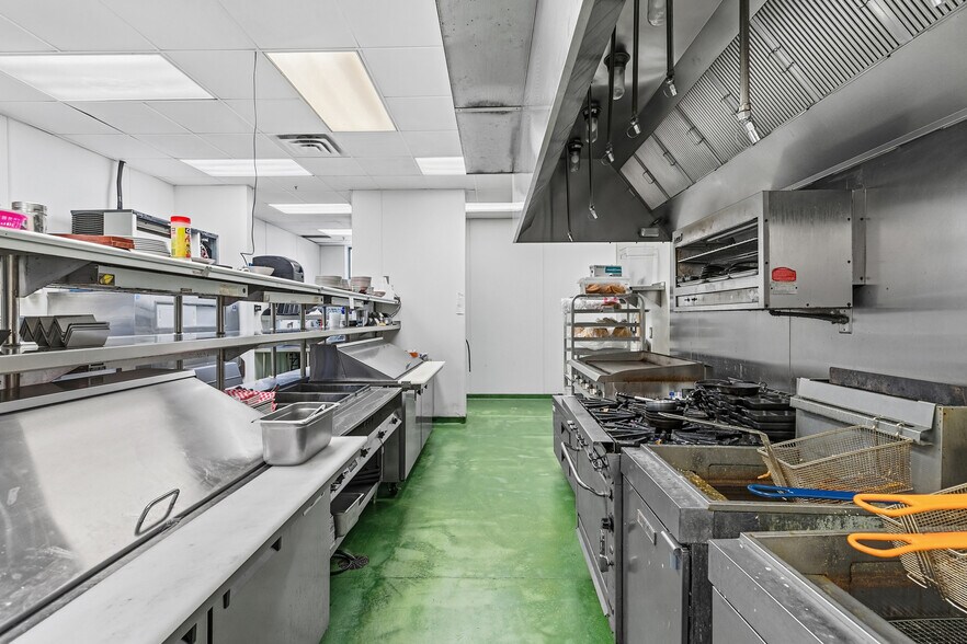 More Photos Of 2501 & 2519 Marshall St NE, Minneapolis Restaurant For Sale