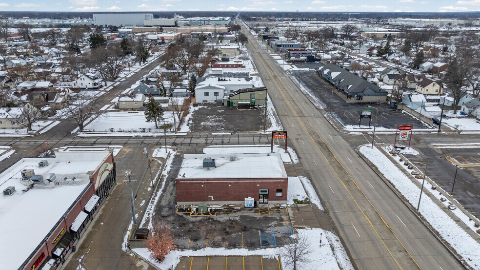 More Photos Of 7512 E 9 Mile Rd, Warren Convenience Store For Sale