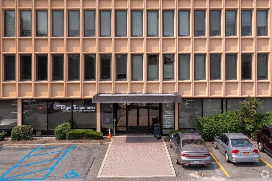 More Photos Of 900 Walt Whitman Rd, Melville Office For Lease