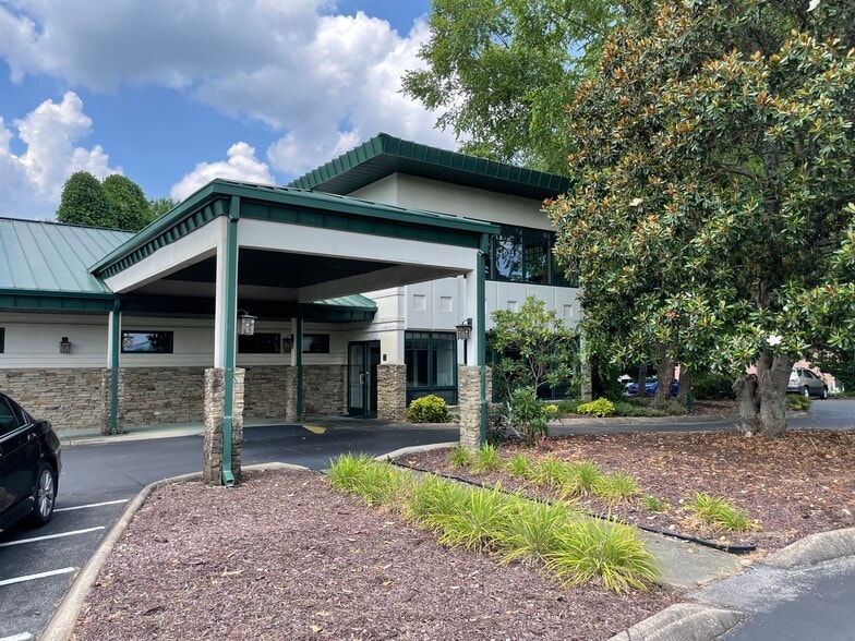 Primary Photo Of 308 Sunset Dr, Johnson City Storefront Retail Office For Lease