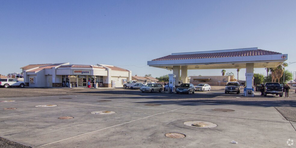 More Photos Of 205 E 15th St, Imperial Convenience Store For Sale