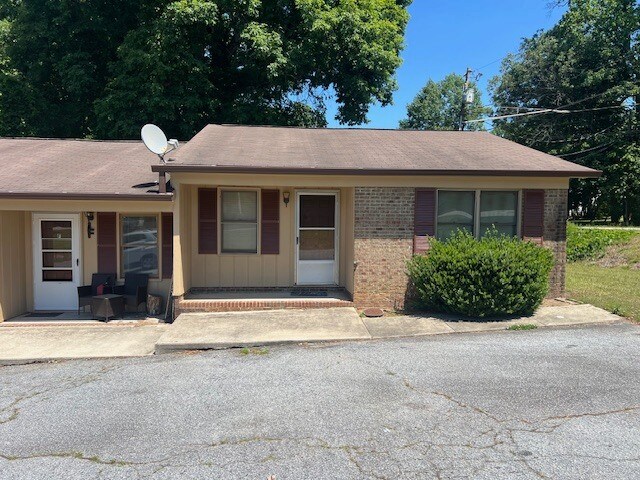 More Photos Of 1500 Deep River Rd, High Point Apartments For Sale