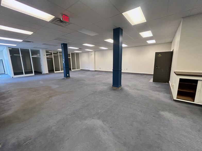 More Photos Of 331 Bridge St, New Cumberland Office For Sale