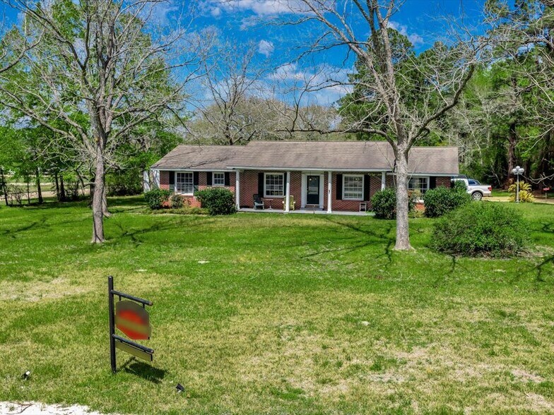 More Photos Of 9021 S US Highway 69, Huntington Flex For Sale