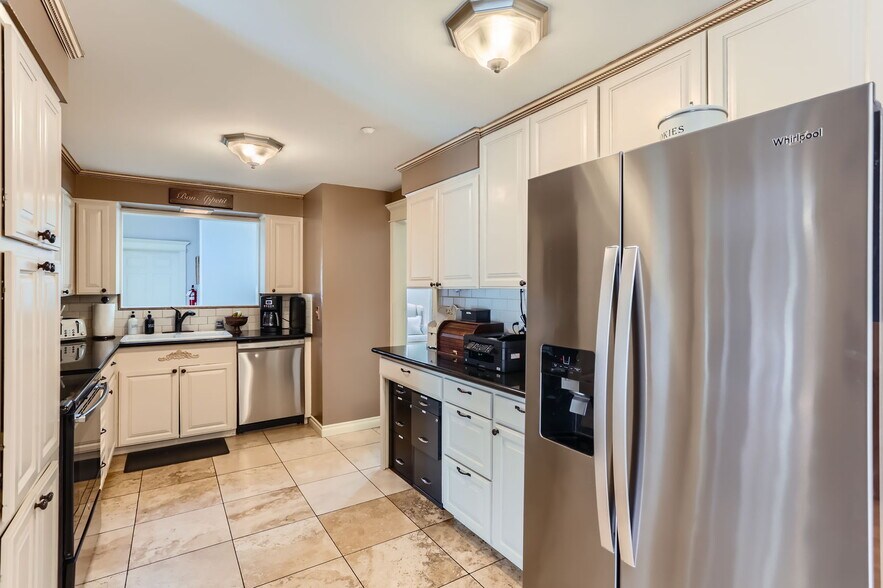 More Photos Of 5350 Lakeview Blvd, Lake Oswego Assisted Living For Sale