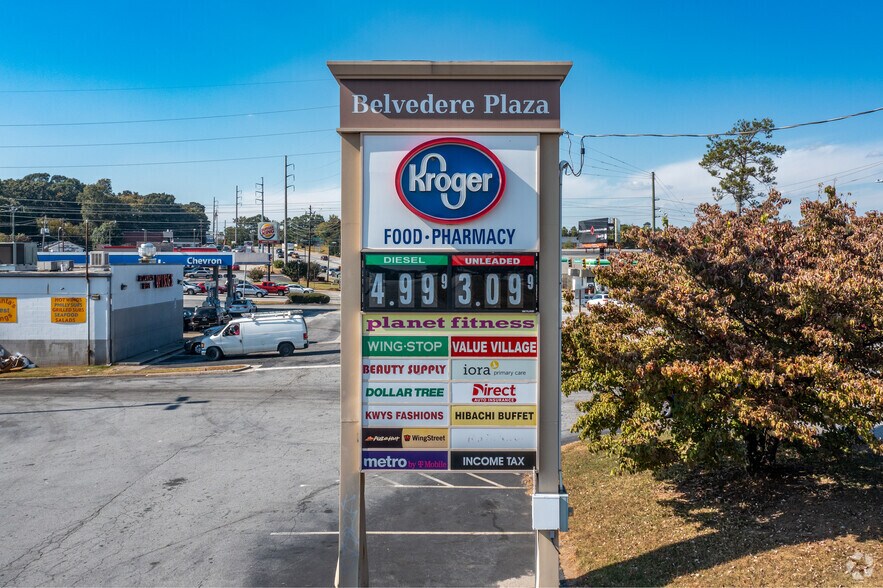 More Photos Of 3435-3553 Memorial Dr, Decatur Storefront For Lease