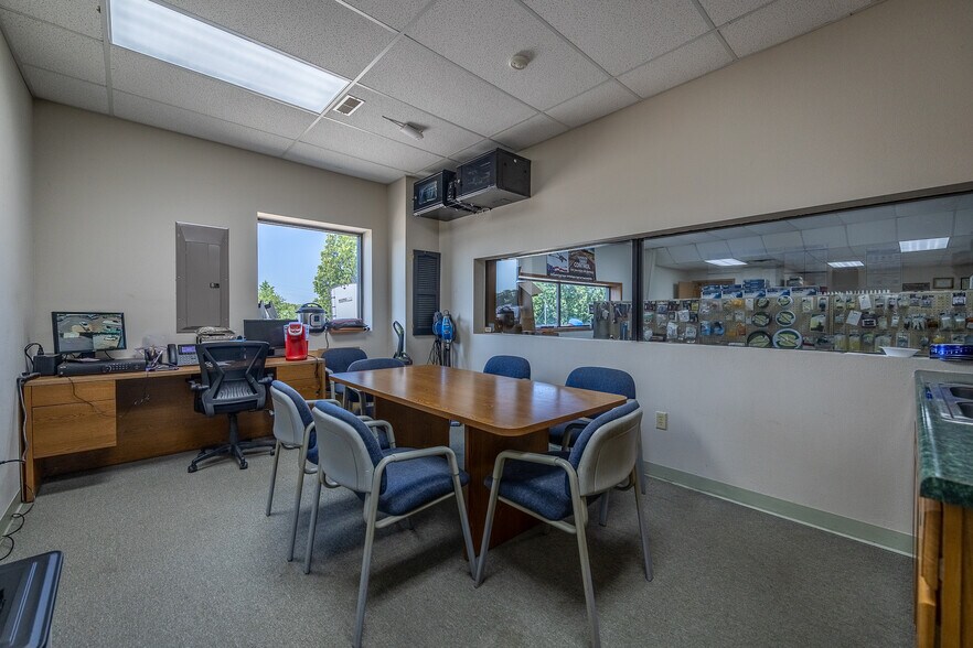 More Photos Of 18256 Campground Rd, Phillipsburg Auto Dealership For Sale