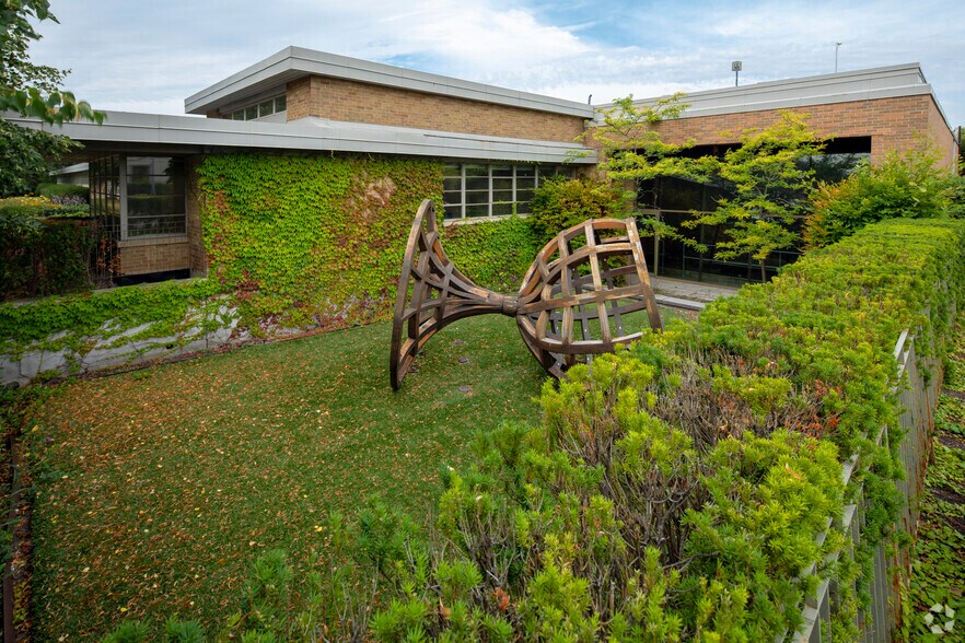 More Photos Of 32 Cranfield Rd, Toronto Industrial For Sale