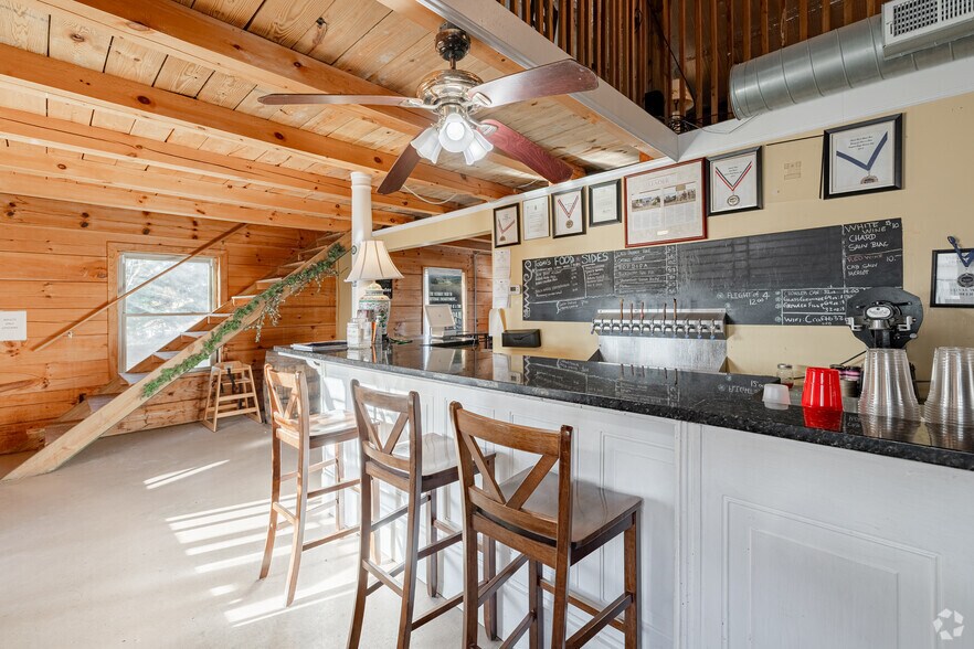 More Photos Of 150 Ridgemont Rd, Middletown Winery Vineyard For Sale