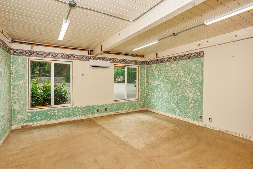 More Photos Of 41515 SE Thomas Rd, Sandy Schools For Lease