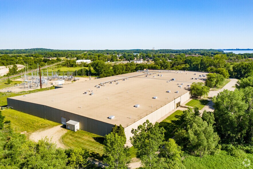 More Photos Of 5487 N Blue Bill Park Dr, Madison Distribution For Sale