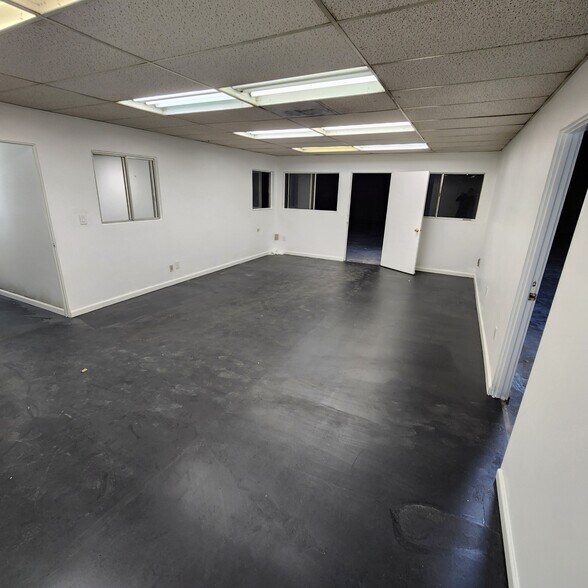 More Photos Of 555 S Isis Ave, Inglewood Warehouse For Lease