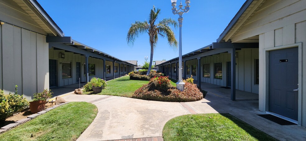 Primary Photo Of 3097 Willow Ave, Clovis Office For Lease