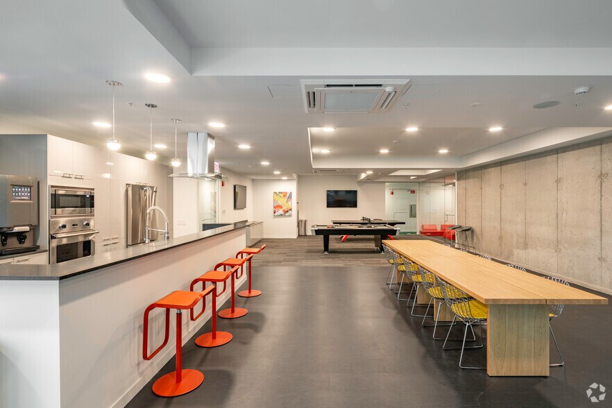 More Photos Of 3460 N Broadway St, Chicago Apartments For Lease