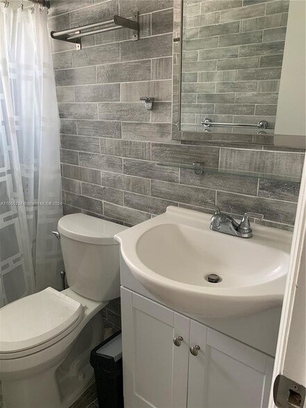 More Photos Of 1105 NE 119th St, Biscayne Park Apartments For Sale