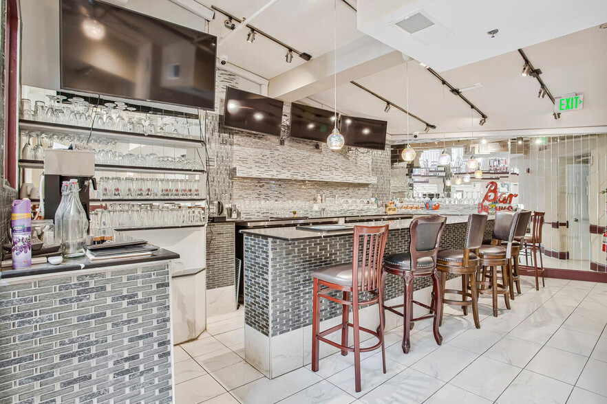 More Photos Of 81 Main St, Annapolis Restaurant For Sale