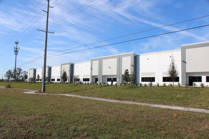 More Photos Of 6920 U.S. 41 hwy, Apollo Beach Warehouse For Lease
