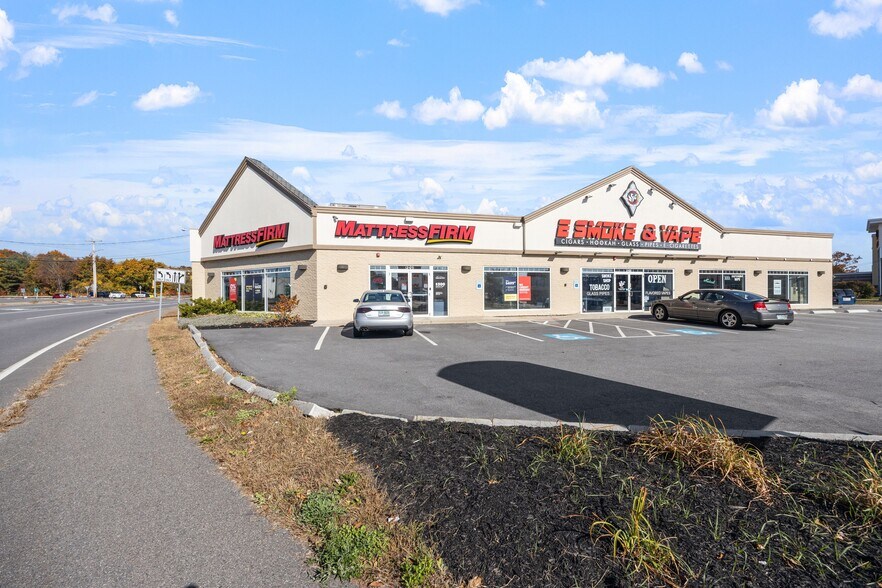 More Photos Of Lafayette Rd, Seabrook Land For Lease