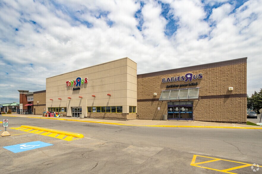 More Photos Of 6301-6381 Rte Transcanadienne, Pointe-claire Storefront For Lease