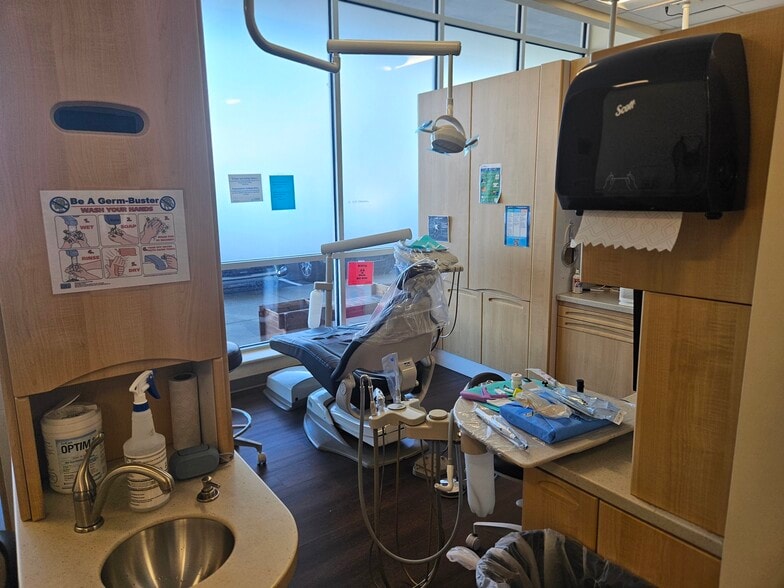 More Photos Of 10690 Del Mar Pky, Aurora Unknown For Lease