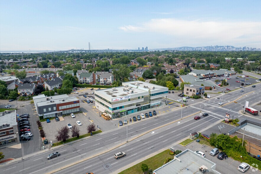 More Photos Of 2035 Av Victoria, St-Lambert Office For Lease