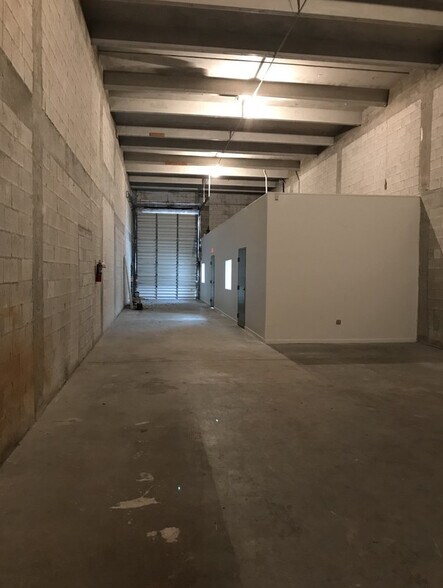 More Photos Of 6901-6989 NW 82nd Ave, Miami Warehouse For Lease