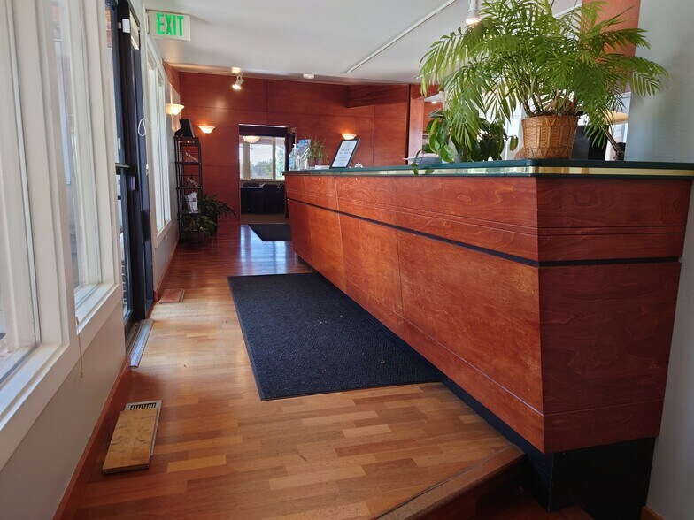 More Photos Of 2021 Clubhouse Dr, Greeley Office For Sale