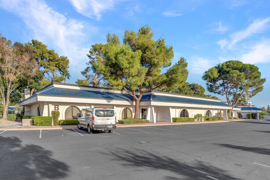 More Photos Of 801 S Rancho Dr, Las Vegas Office For Lease