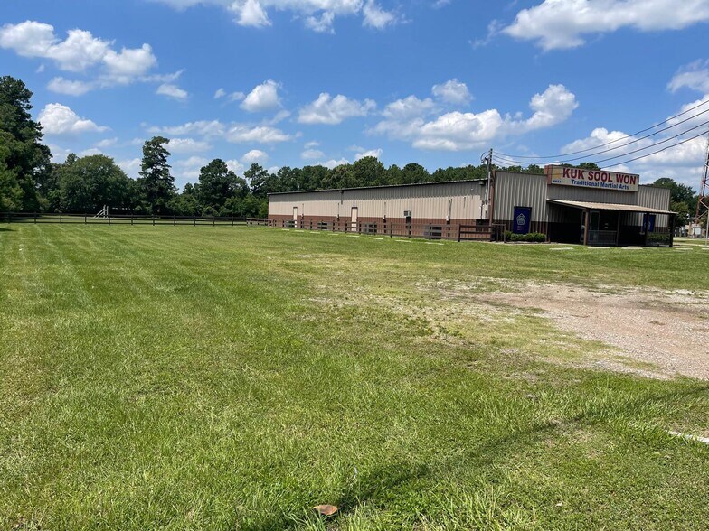 More Photos Of 37937 FM 1774 Rd, Magnolia Warehouse For Sale