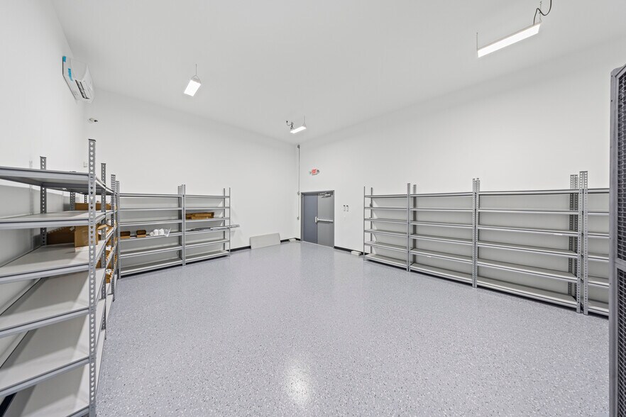 More Photos Of 23936 Industrial Park Dr, Farmington Hills Warehouse For Sale