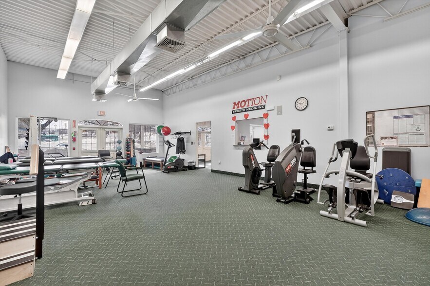 More Photos Of 24-26 Liberty Square Mall, Stony Point Office For Sale