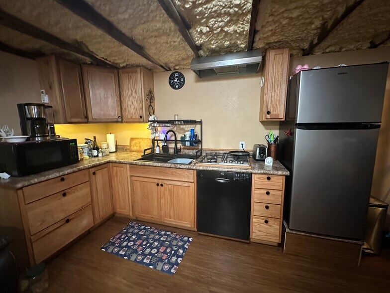 More Photos Of 18 S Alvin Ailey St, Rogers Freestanding For Sale