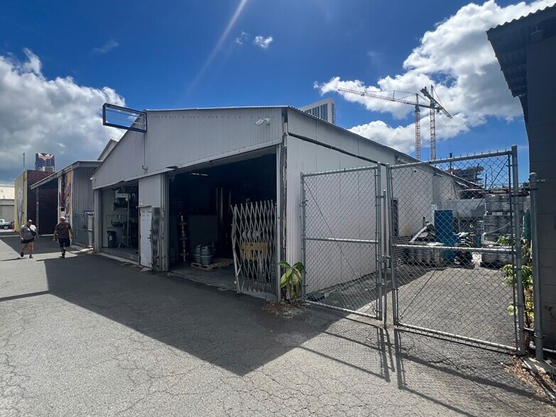 More Photos Of 328 Cooke St, Honolulu Warehouse For Lease
