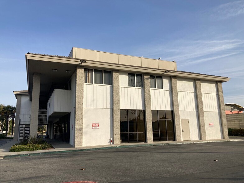 More Photos Of 5808 Telephone Rd, Ventura Medical For Sale