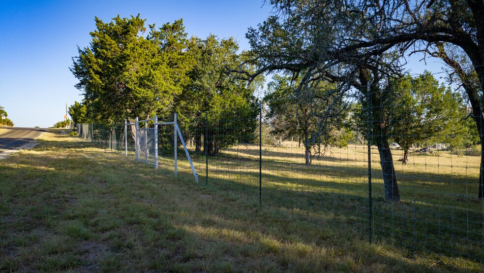 More Photos Of 3 Holiday Rd, Comfort Land For Lease