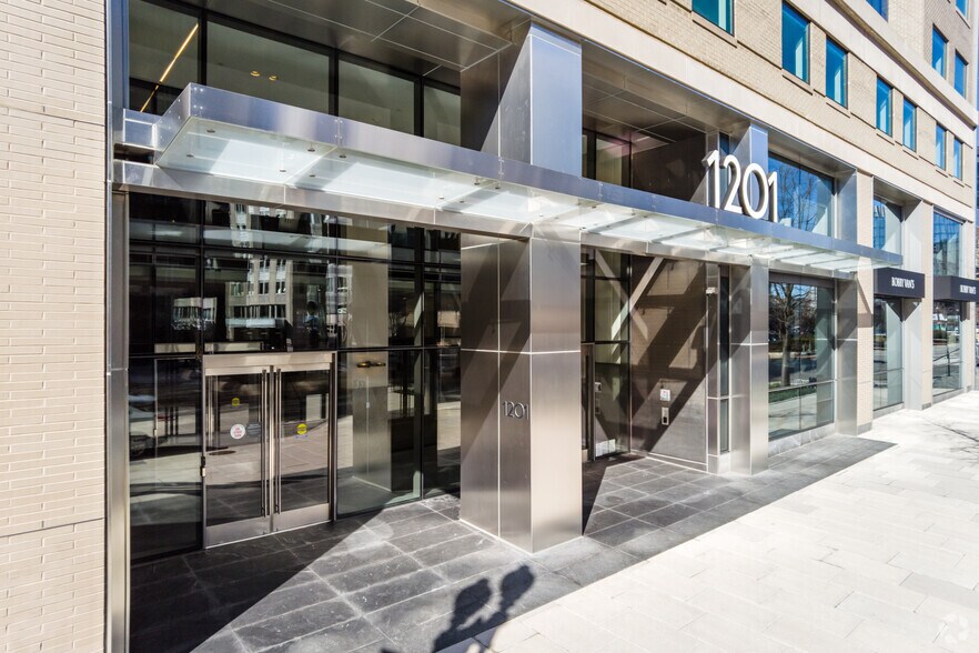 More Photos Of 1201 New York Ave NW, Washington Office For Lease