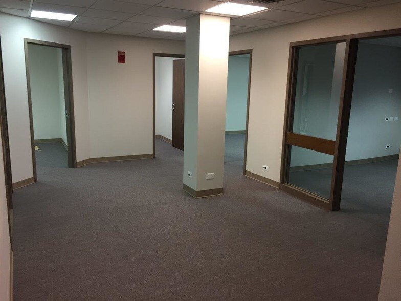 More Photos Of 329-331 S York Rd, Bensenville Daycare Center For Lease