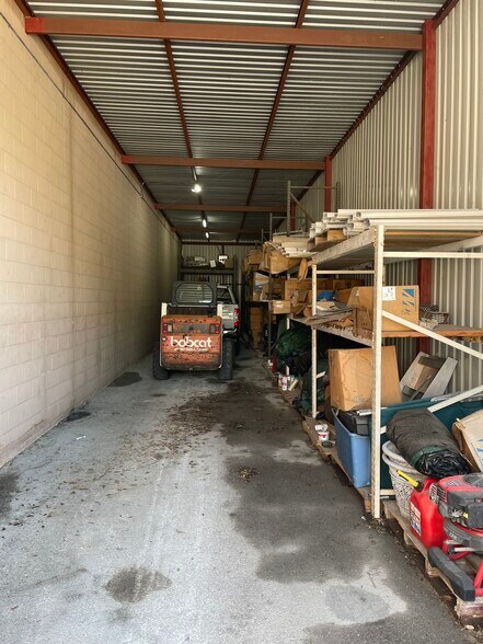 More Photos Of 11110 Wye St, San Antonio Flex For Lease