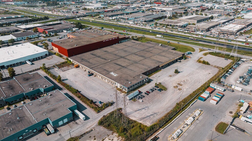 More Photos Of 1616-1620 Sud Laval (A-440) Desste E, Laval Distribution For Lease